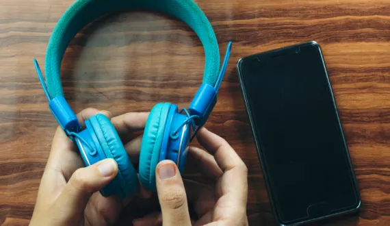 How to Pair Bluetooth Headphones img