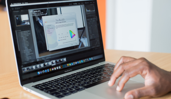 Should You Buy a New Macbook M2 In 2022? img