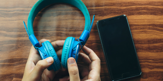 How to Pair Bluetooth Headphones img