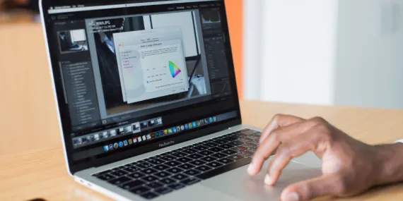 Should You Buy a New Macbook M2 In 2022? img